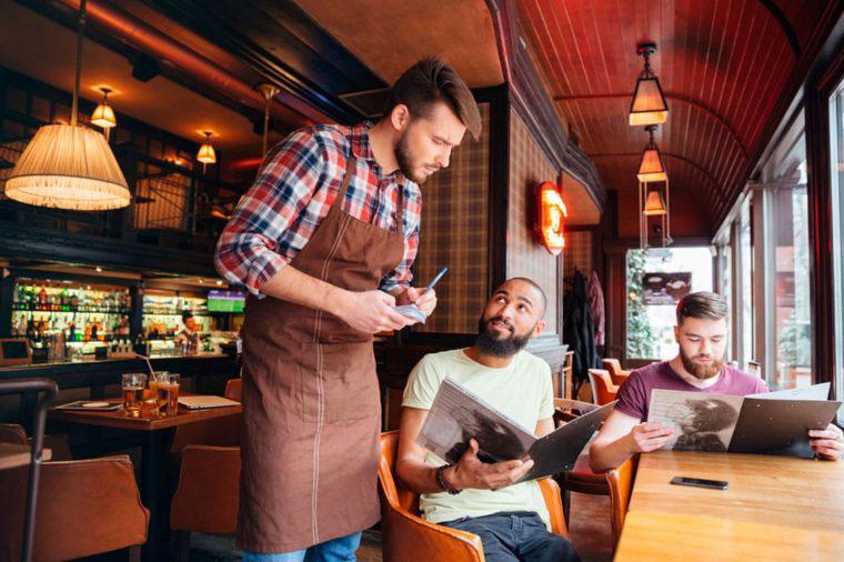 ارائه خدمات براساس اتظارات مشتریان - کافه نیرو